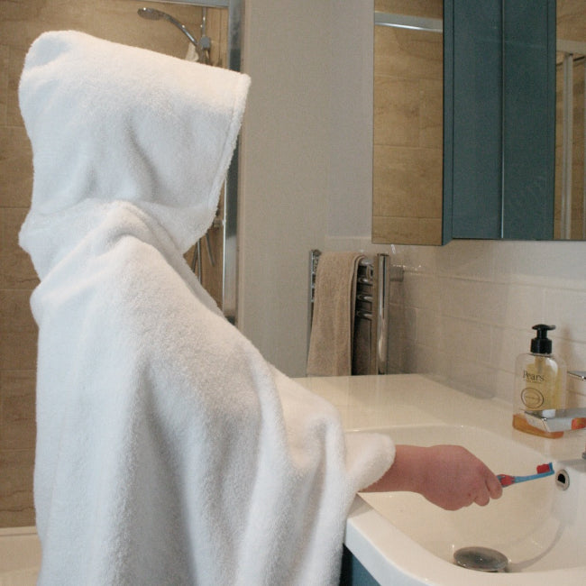 The generous hood on our Simply for Kids large hooded towel is convenient, absorbent and feels super cosy. It also adds a degree of privacy and warmth when leaving the bathroom., and stays on while brushing teeth.